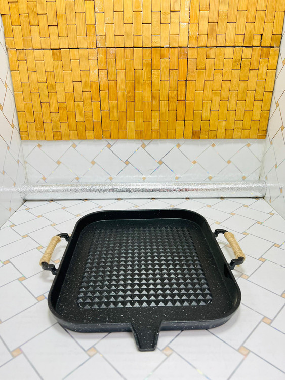 تابه گریل گرانیتی ضخیم مستطیل شکل بههمراه لیسک