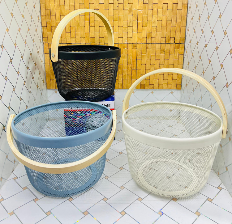 سبد فلزی دایره شکل دسته بامبو سایز کوچک