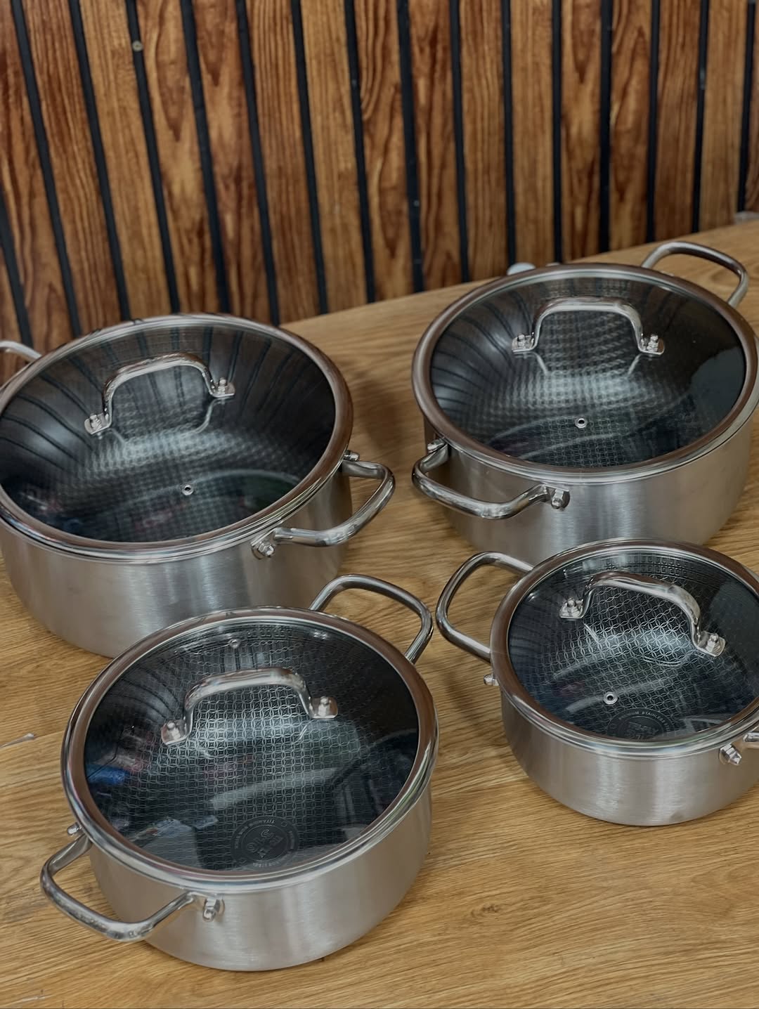 سرویس قابلمه استیل۳۱۶ کف لیزری ضخیم ۱۰ میل سه لایه  ضد خش کاملا نچسب