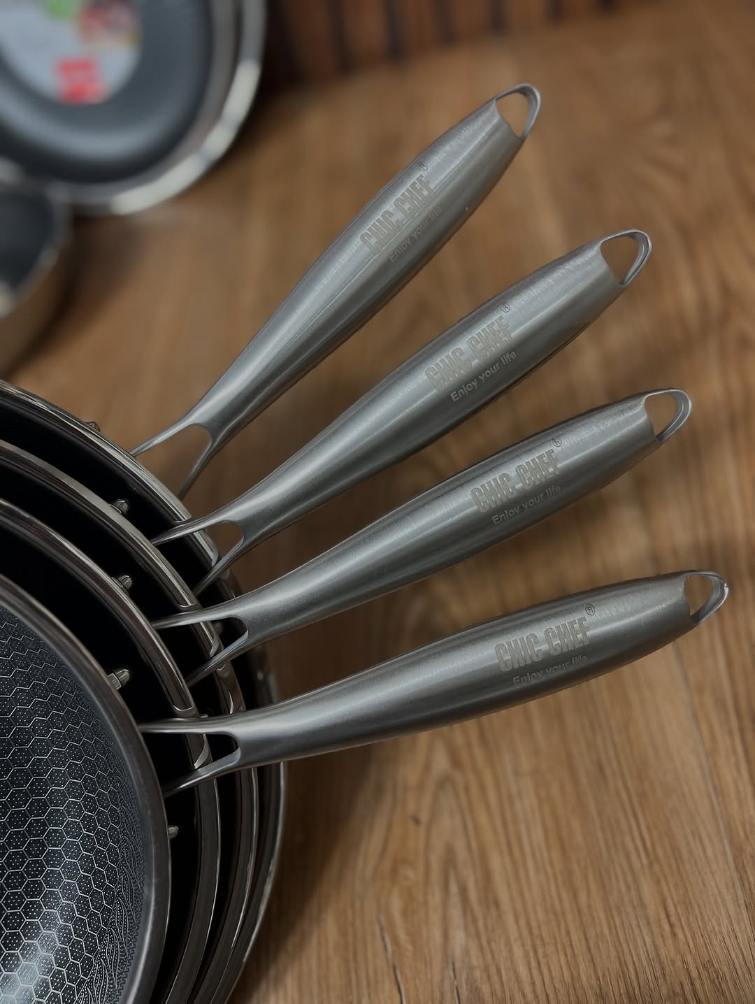 ماهیتابه لیزری کف زنبوری 4 لایه ضخیم استیل 304 ضد زنگ کاملا نچسب