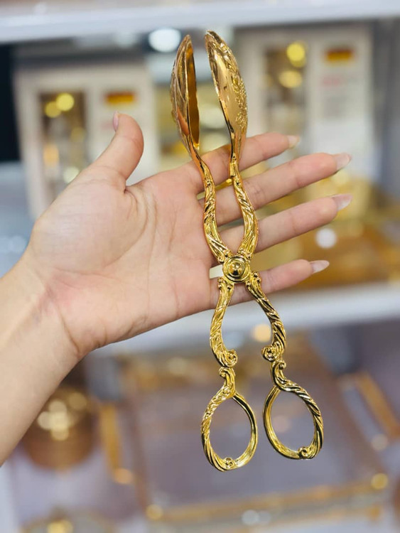 انبر طلایی و مجلسی رنگ ثابت مناسب برای سالاد و یخ