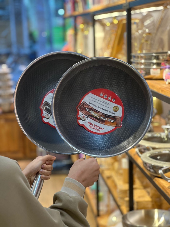 ماهیتابه لیزری ووک نچسب و ضد خش بدنه بیرونی هم لیزری